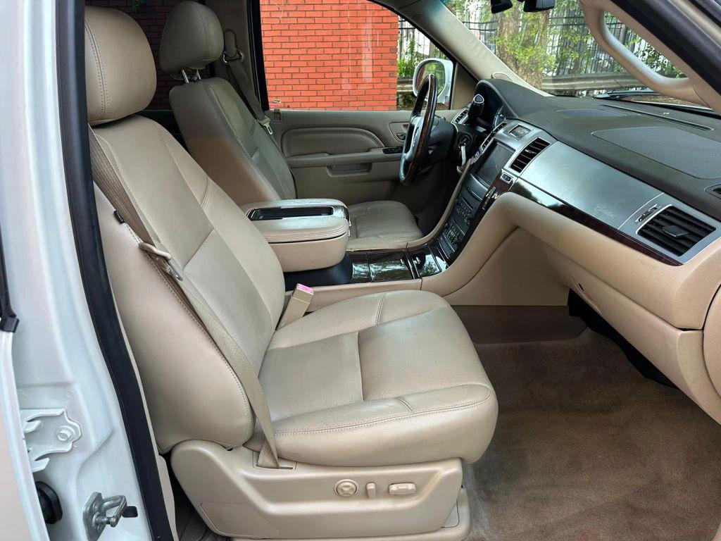 used 2014 Cadillac Escalade ESV car, priced at $10,499