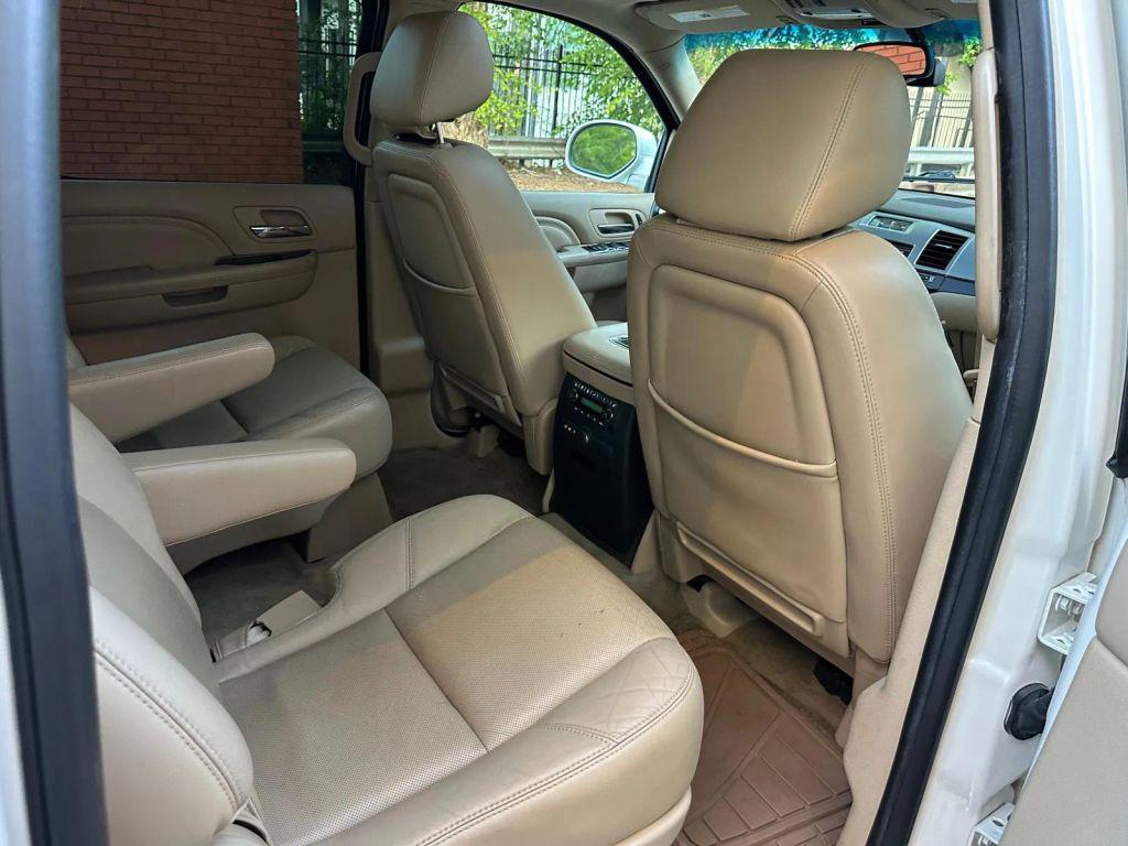 used 2014 Cadillac Escalade ESV car, priced at $10,499