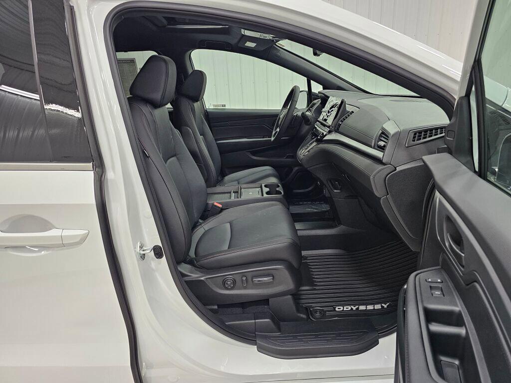 new 2026 Honda Odyssey car, priced at $44,405