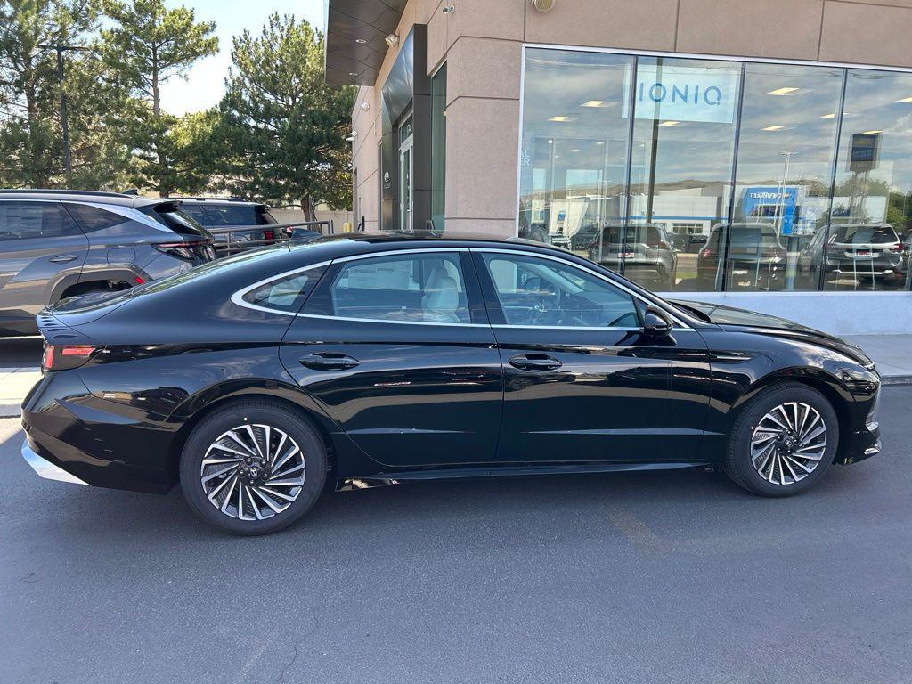new 2026 Hyundai Sonata Hybrid car, priced at $34,170