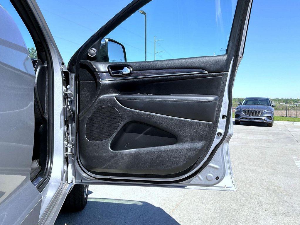 used 2020 Jeep Grand Cherokee car, priced at $23,774