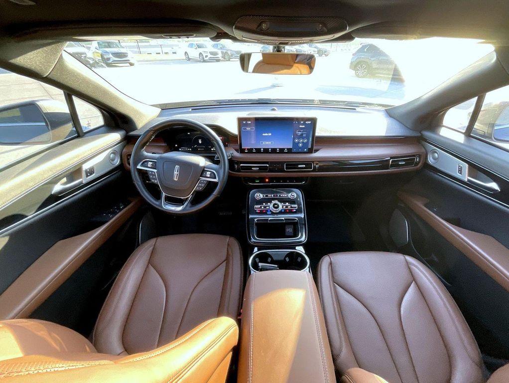used 2022 Lincoln Nautilus car, priced at $40,444