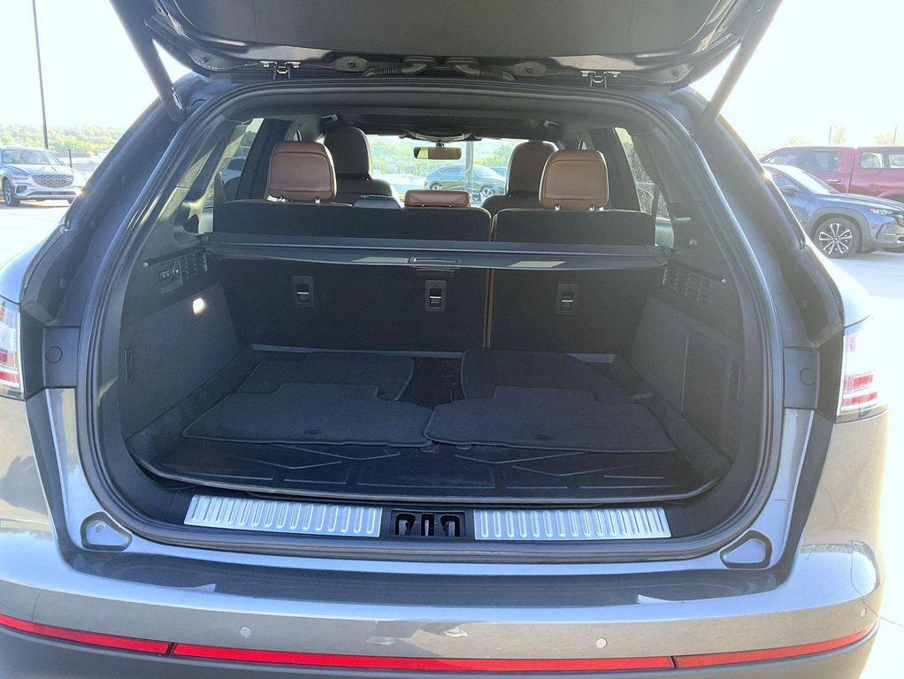 used 2022 Lincoln Nautilus car, priced at $40,444