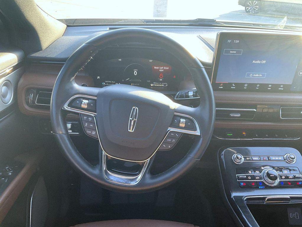 used 2022 Lincoln Nautilus car, priced at $40,444