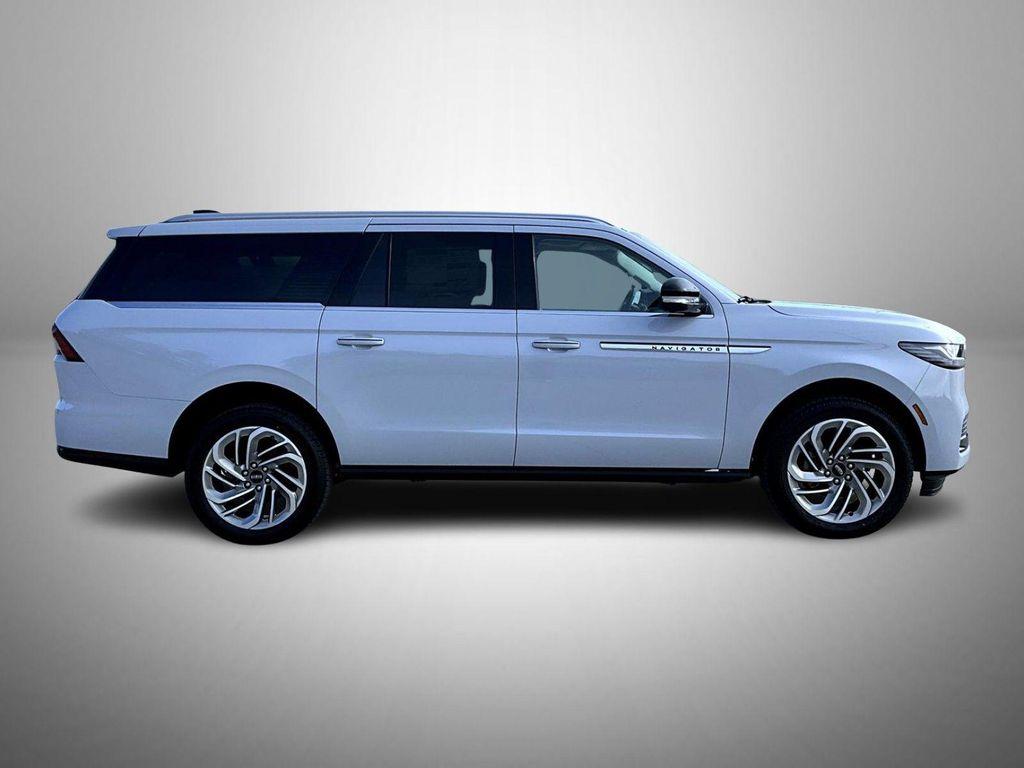 new 2026 Lincoln Navigator car, priced at $108,340