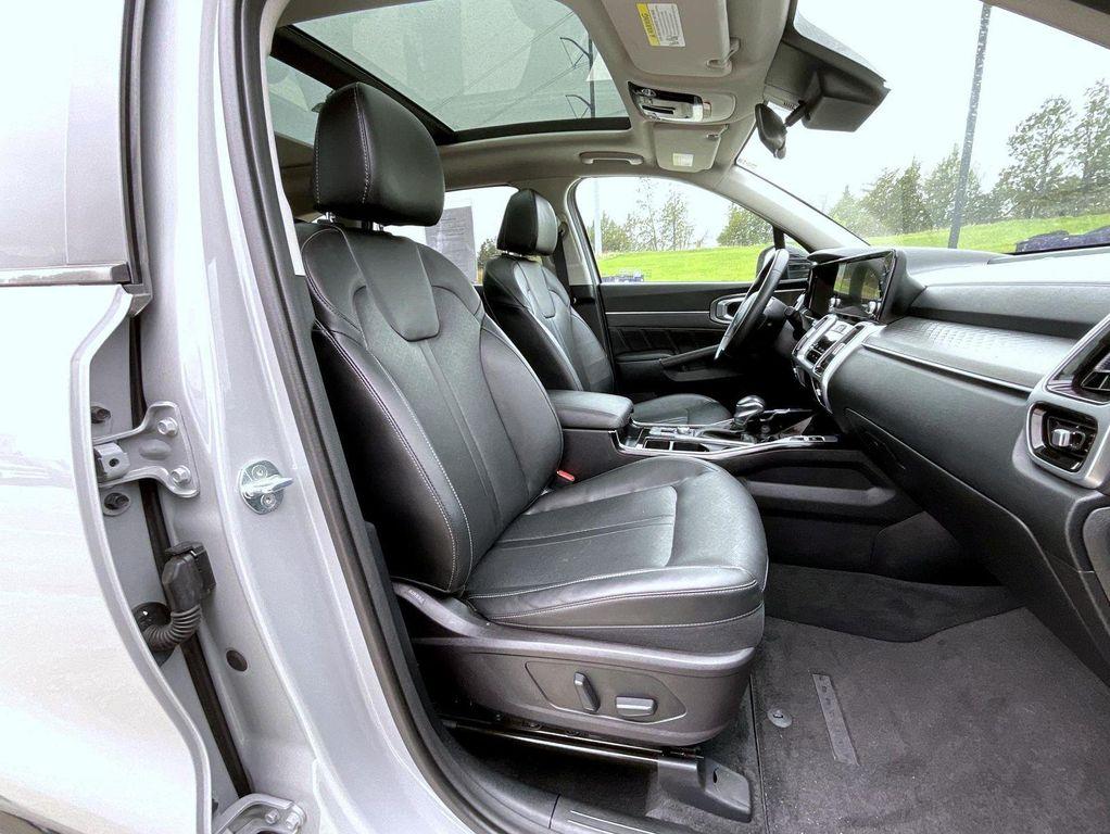 used 2022 Kia Sorento car, priced at $26,612