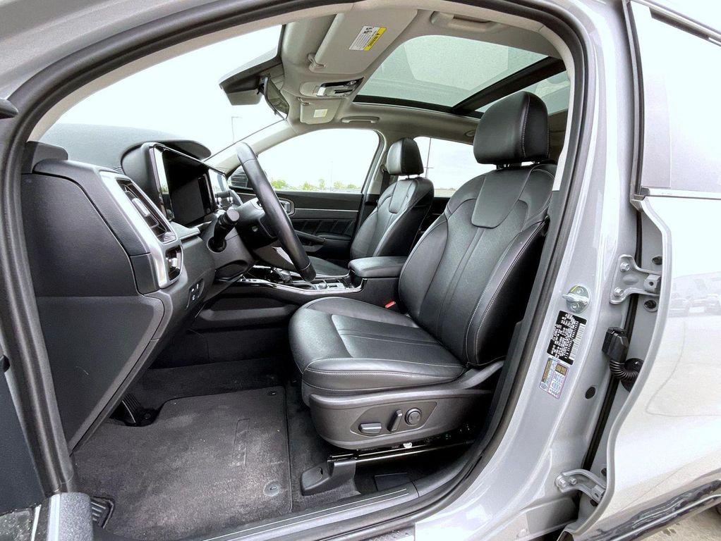 used 2022 Kia Sorento car, priced at $26,612
