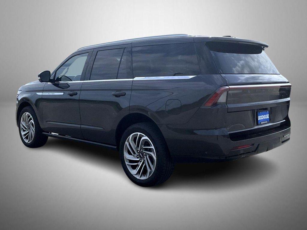 used 2025 Lincoln Navigator car, priced at $83,868