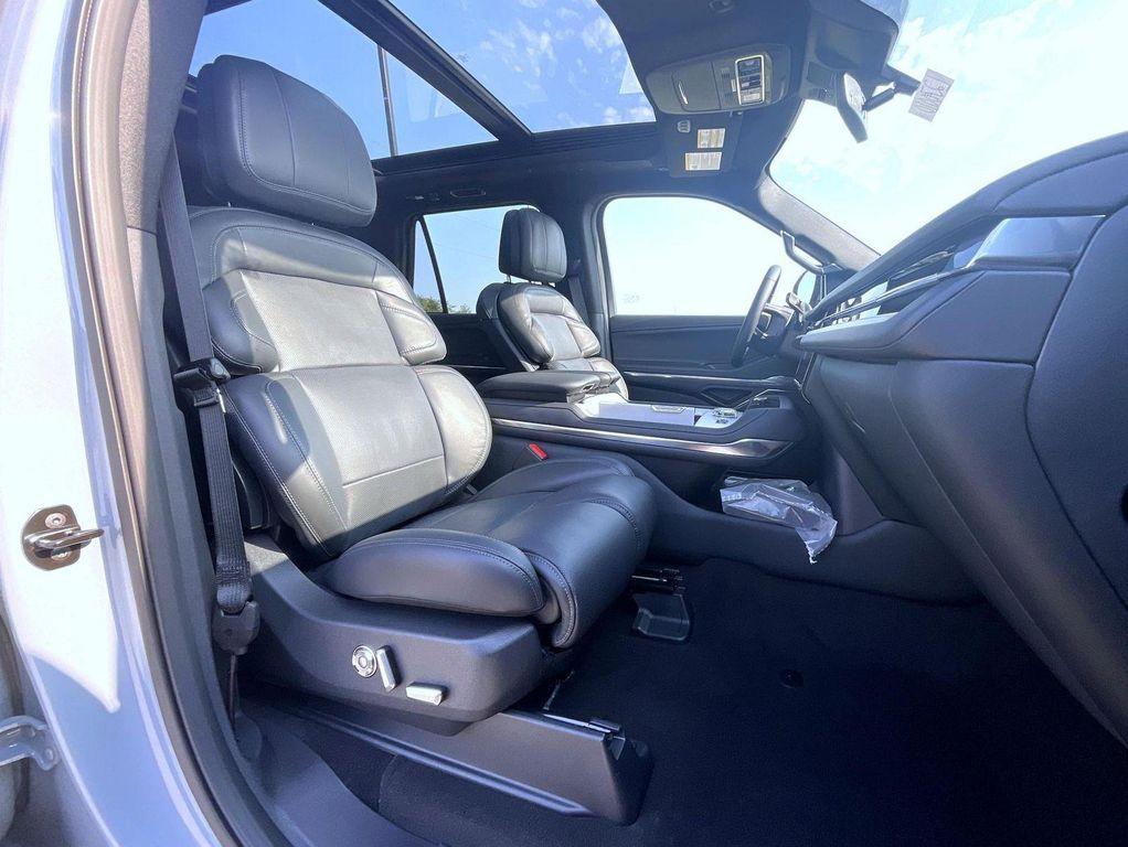 new 2027 Lincoln Navigator car, priced at $114,090