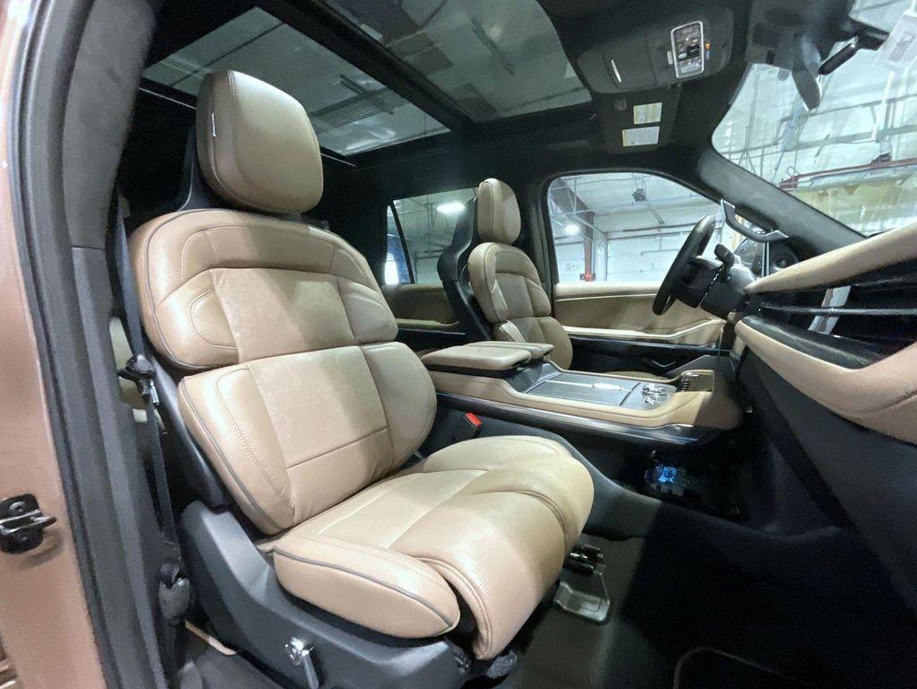 new 2026 Lincoln Navigator car, priced at $124,420