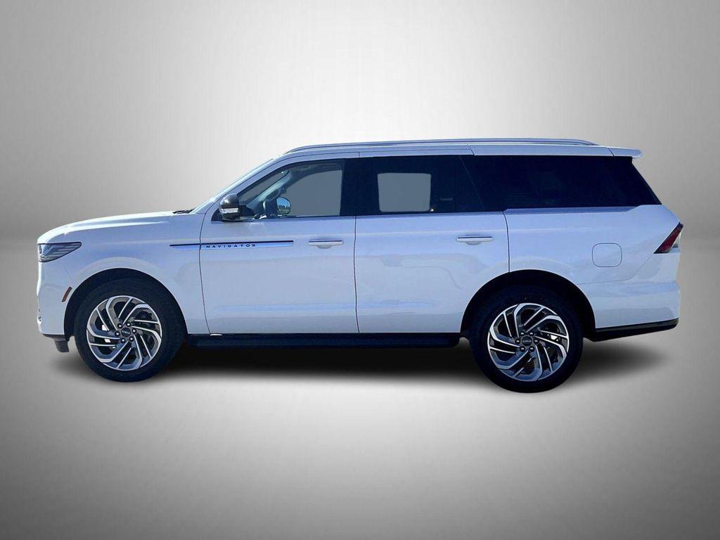 new 2026 Lincoln Navigator car, priced at $95,939