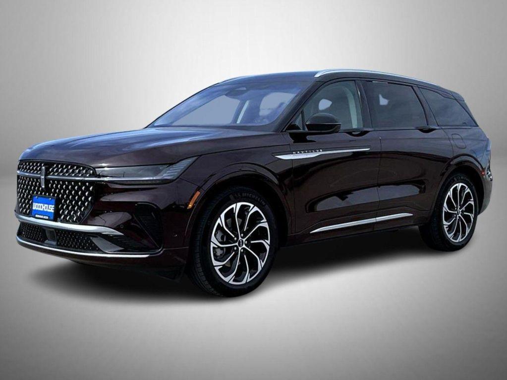 used 2024 Lincoln Nautilus car, priced at $52,577