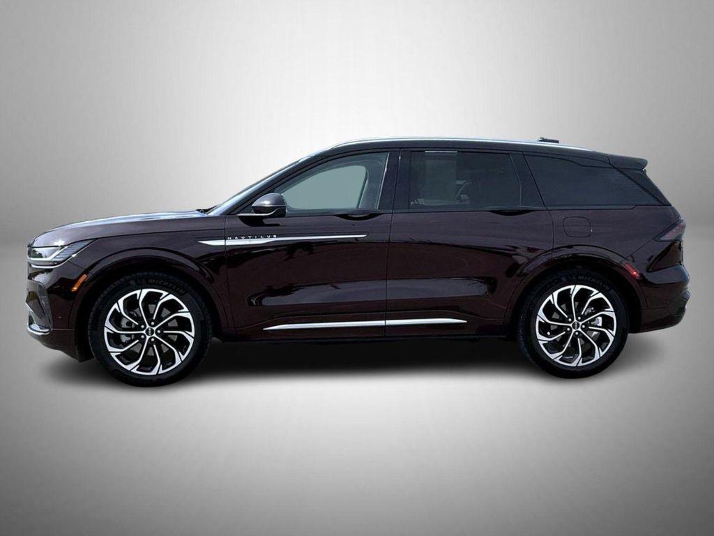 used 2024 Lincoln Nautilus car, priced at $52,577