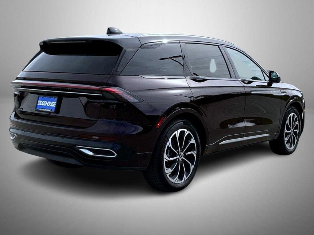 used 2024 Lincoln Nautilus car, priced at $52,577