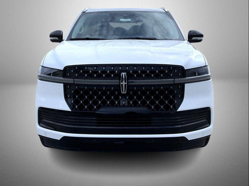 new 2026 Lincoln Navigator car, priced at $123,670