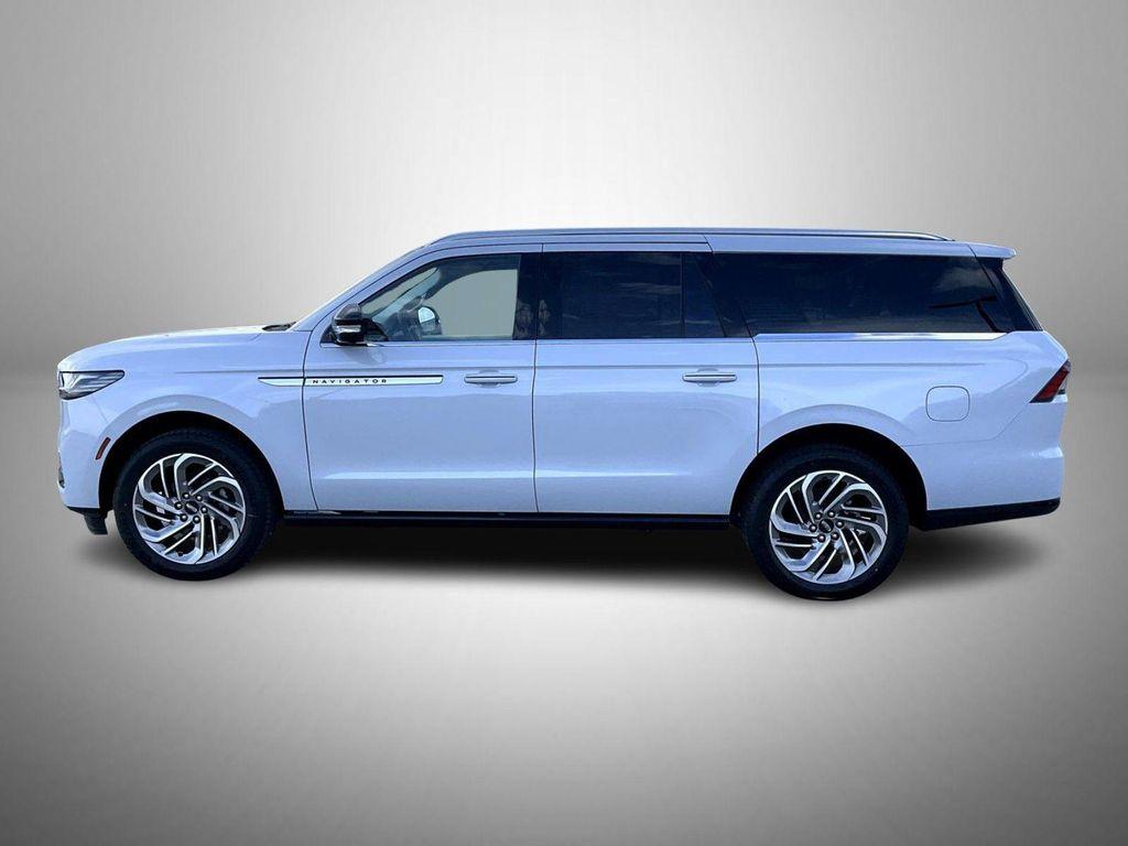 new 2026 Lincoln Navigator car, priced at $112,684
