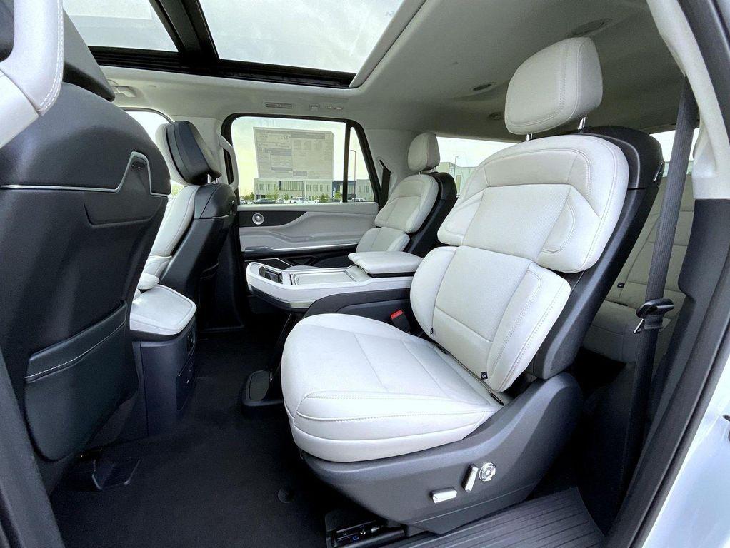 new 2026 Lincoln Navigator car, priced at $112,684