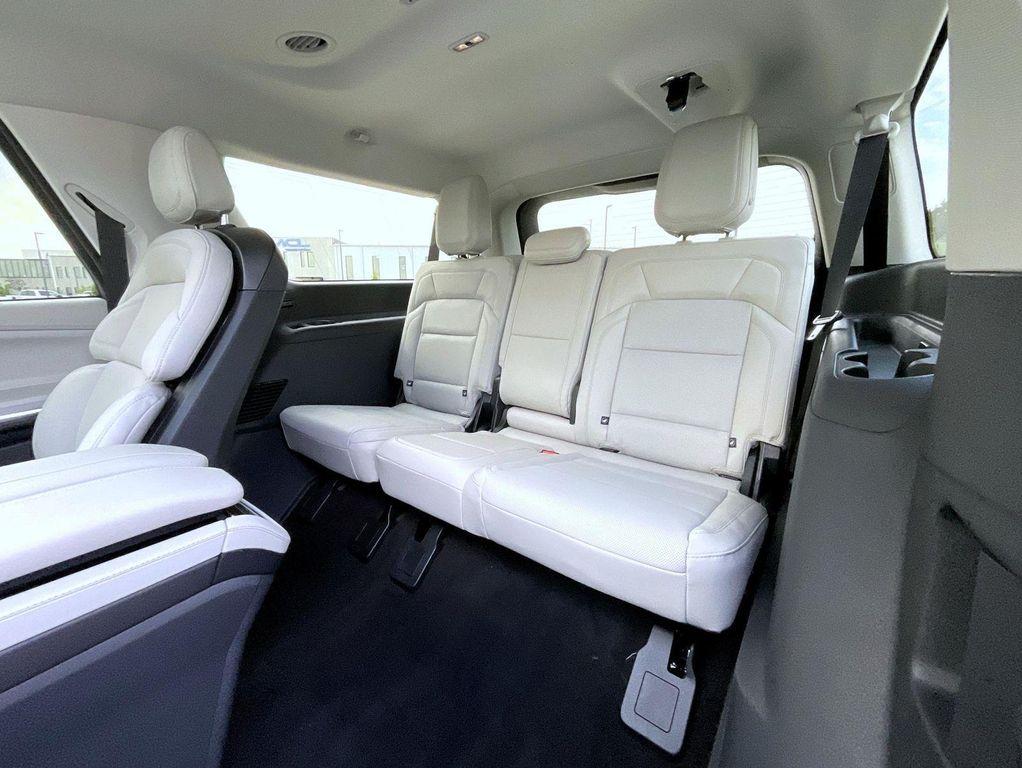 new 2026 Lincoln Navigator car, priced at $112,684