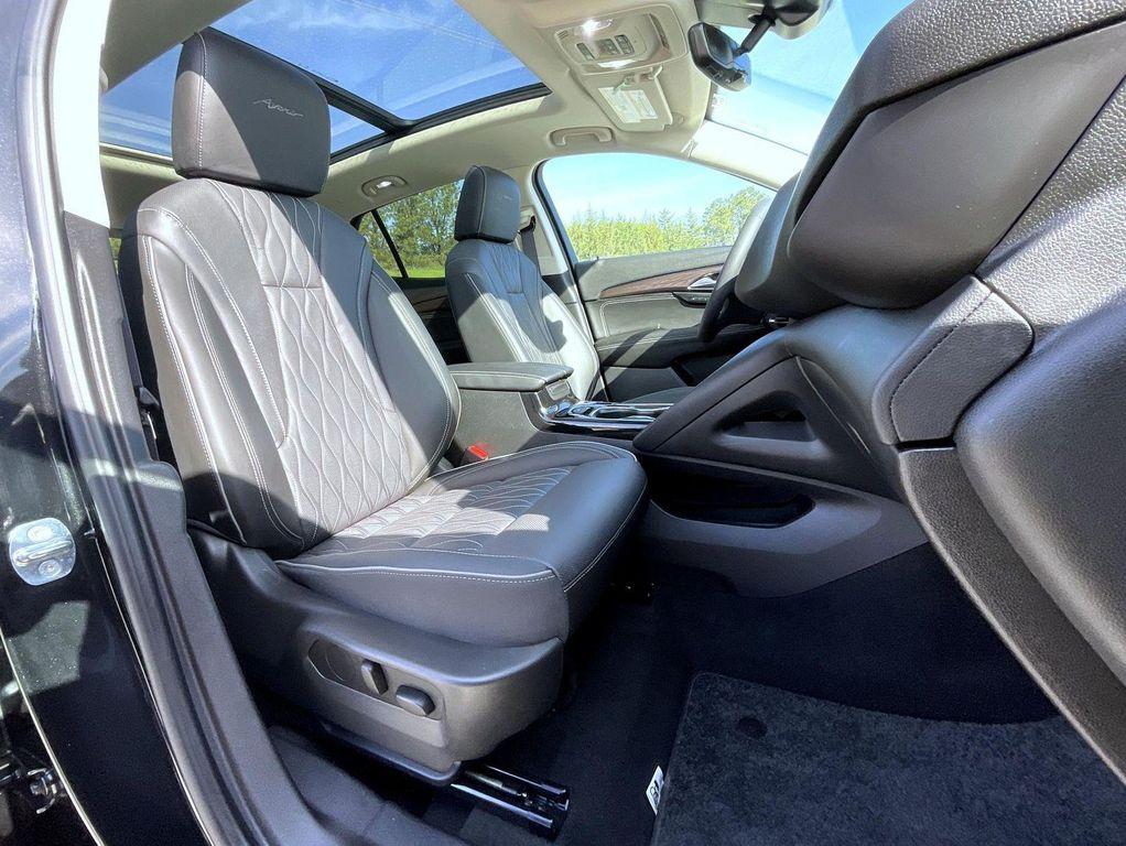 used 2023 Buick Envision car, priced at $33,282