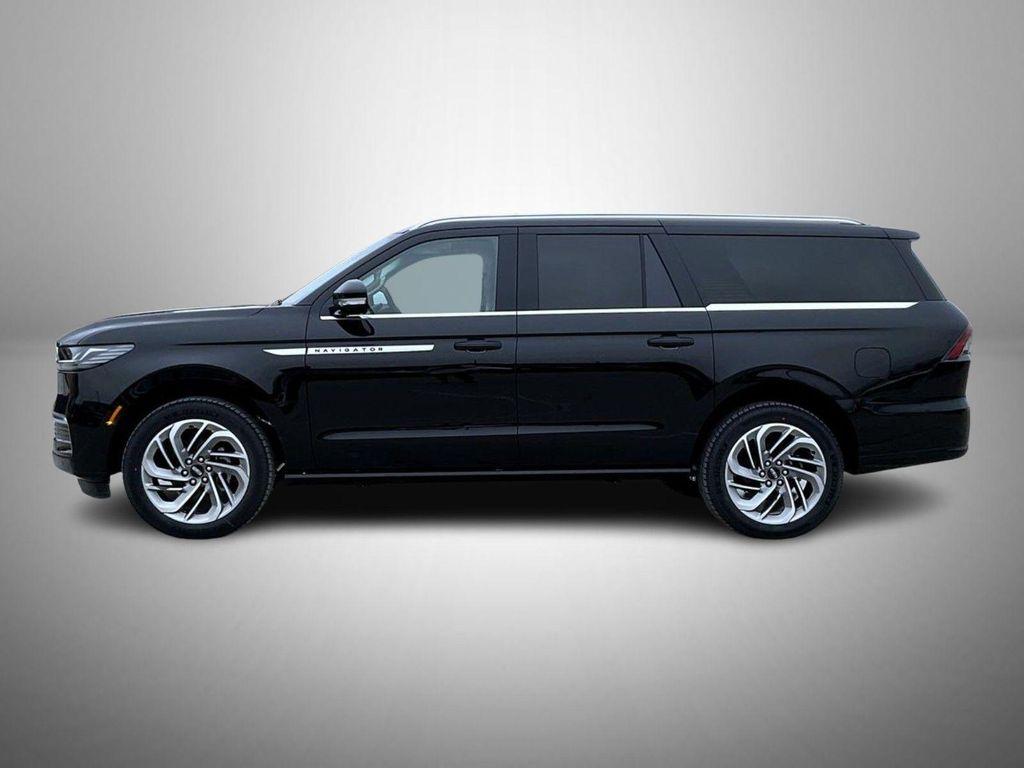 new 2026 Lincoln Navigator car, priced at $107,590