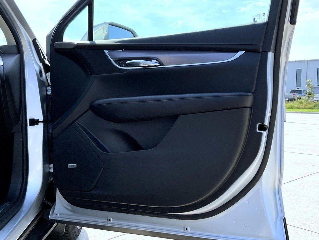 used 2017 Cadillac XT5 car, priced at $15,289
