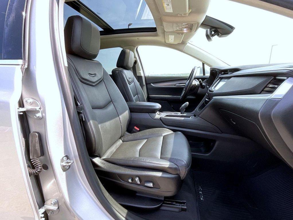 used 2017 Cadillac XT5 car, priced at $15,289