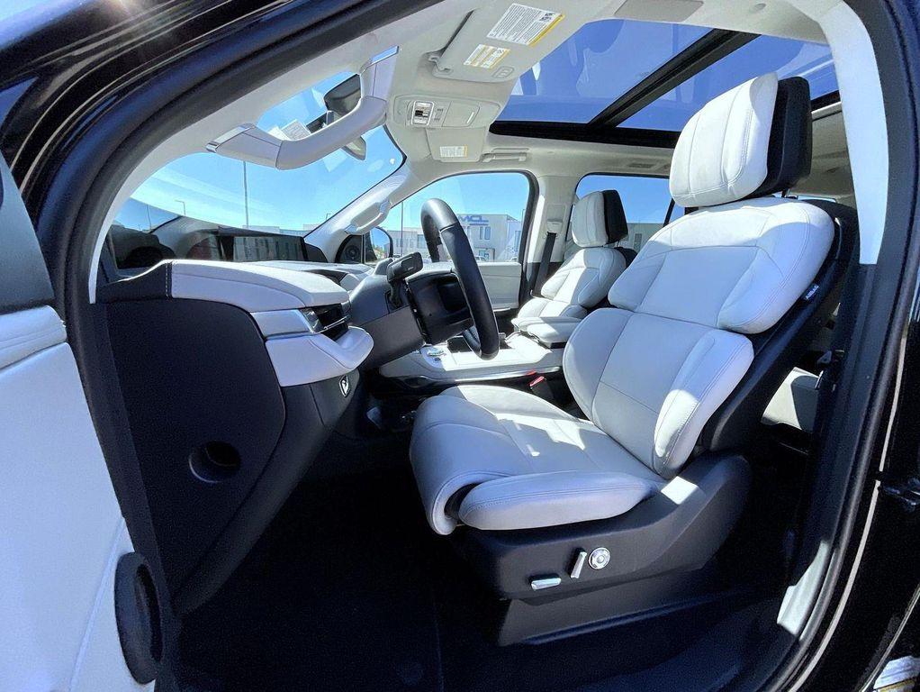 new 2026 Lincoln Navigator car, priced at $104,889