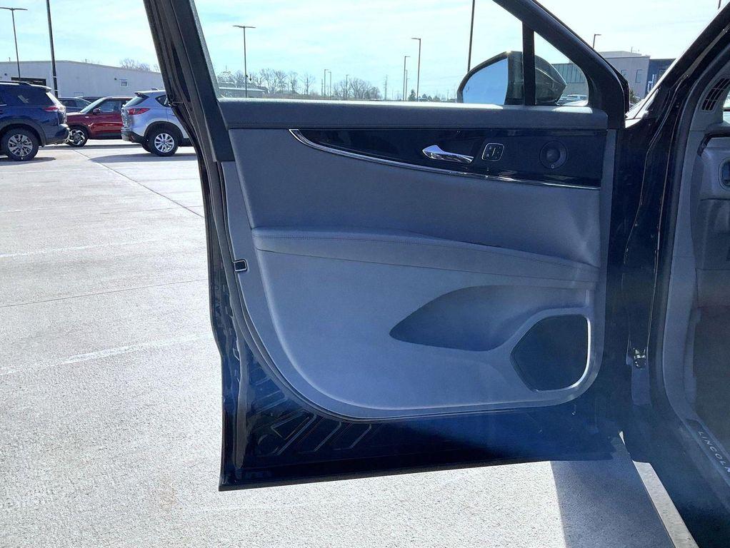 used 2023 Lincoln Nautilus car, priced at $38,379