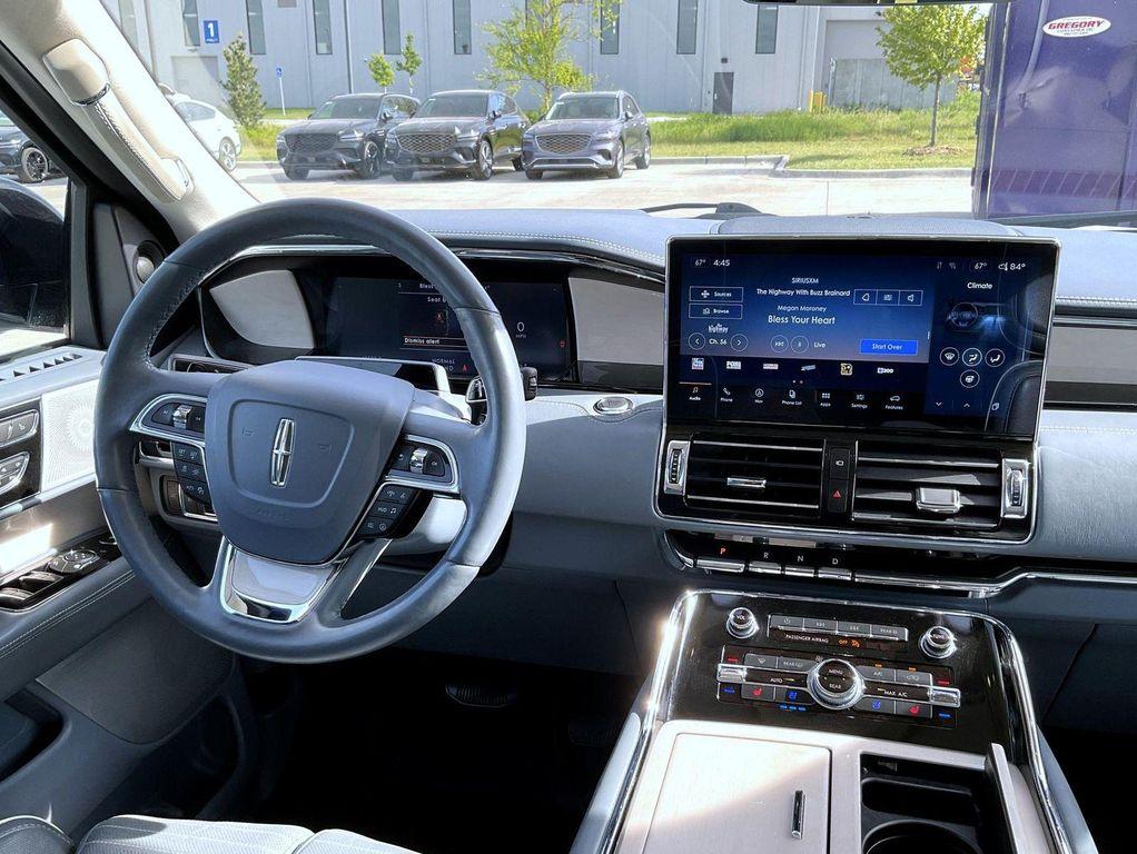 used 2022 Lincoln Navigator car, priced at $61,741