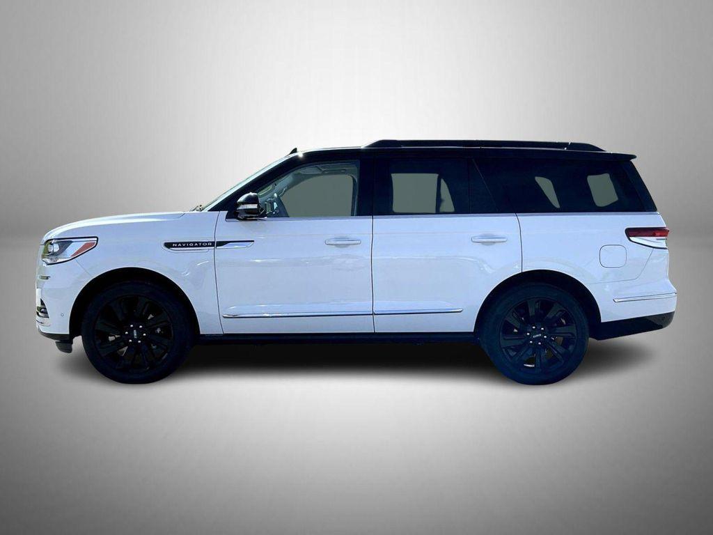 used 2022 Lincoln Navigator car, priced at $61,741