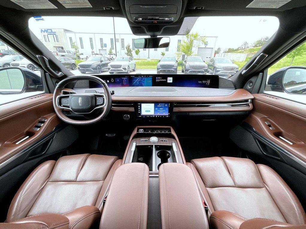 used 2025 Lincoln Navigator car, priced at $85,250