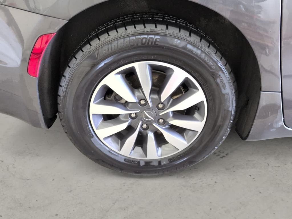 used 2022 Chrysler Pacifica Hybrid car, priced at $24,888