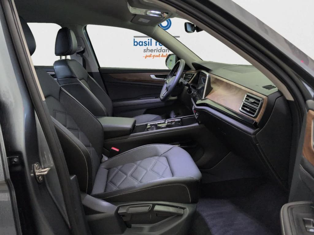 used 2024 Volkswagen Atlas car, priced at $33,700