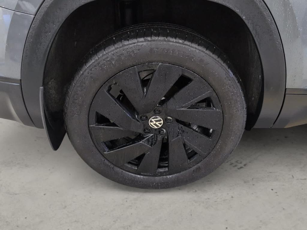 used 2024 Volkswagen Atlas car, priced at $33,700