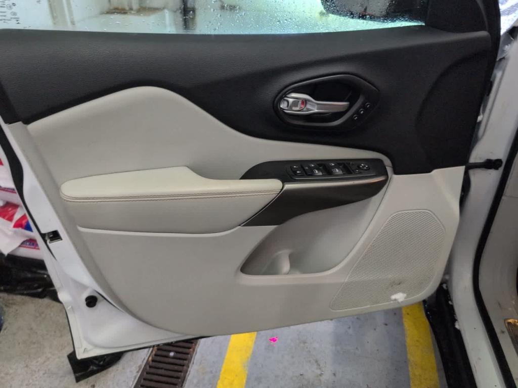 used 2020 Jeep Cherokee car, priced at $18,800