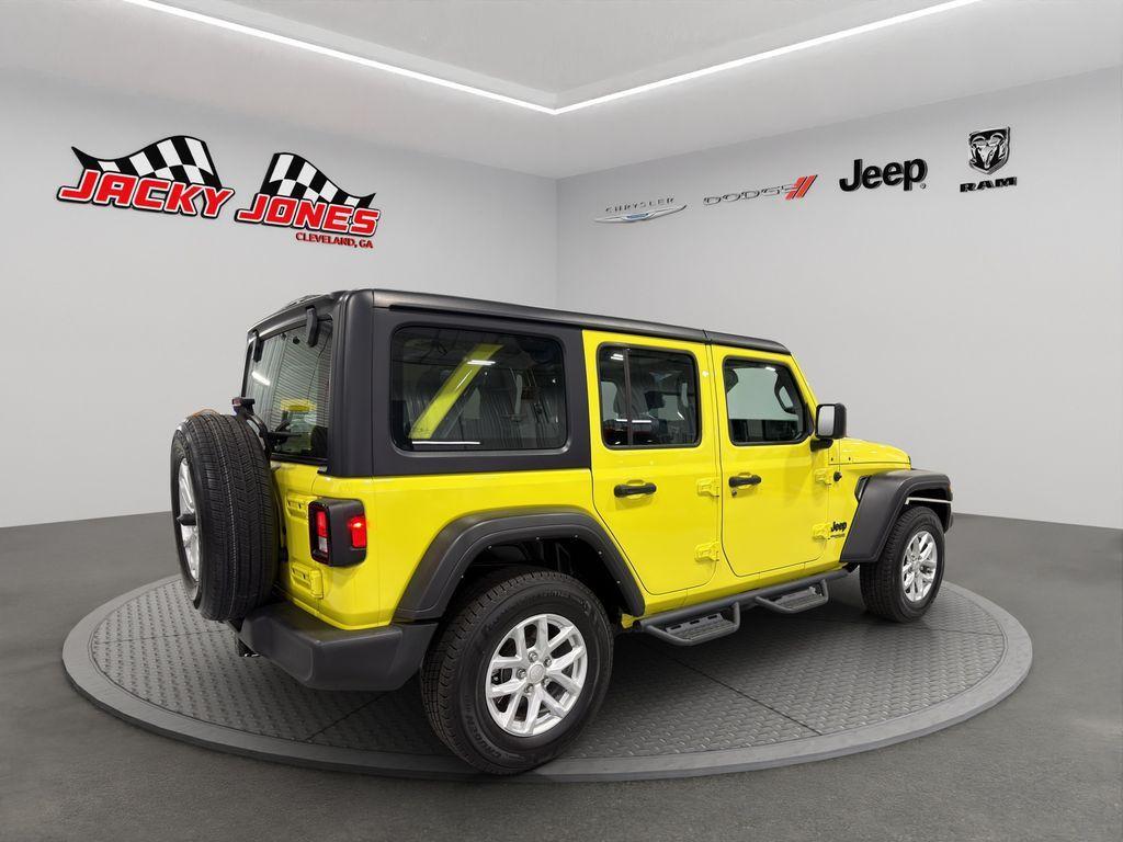 used 2022 Jeep Wrangler Unlimited car, priced at $40,268