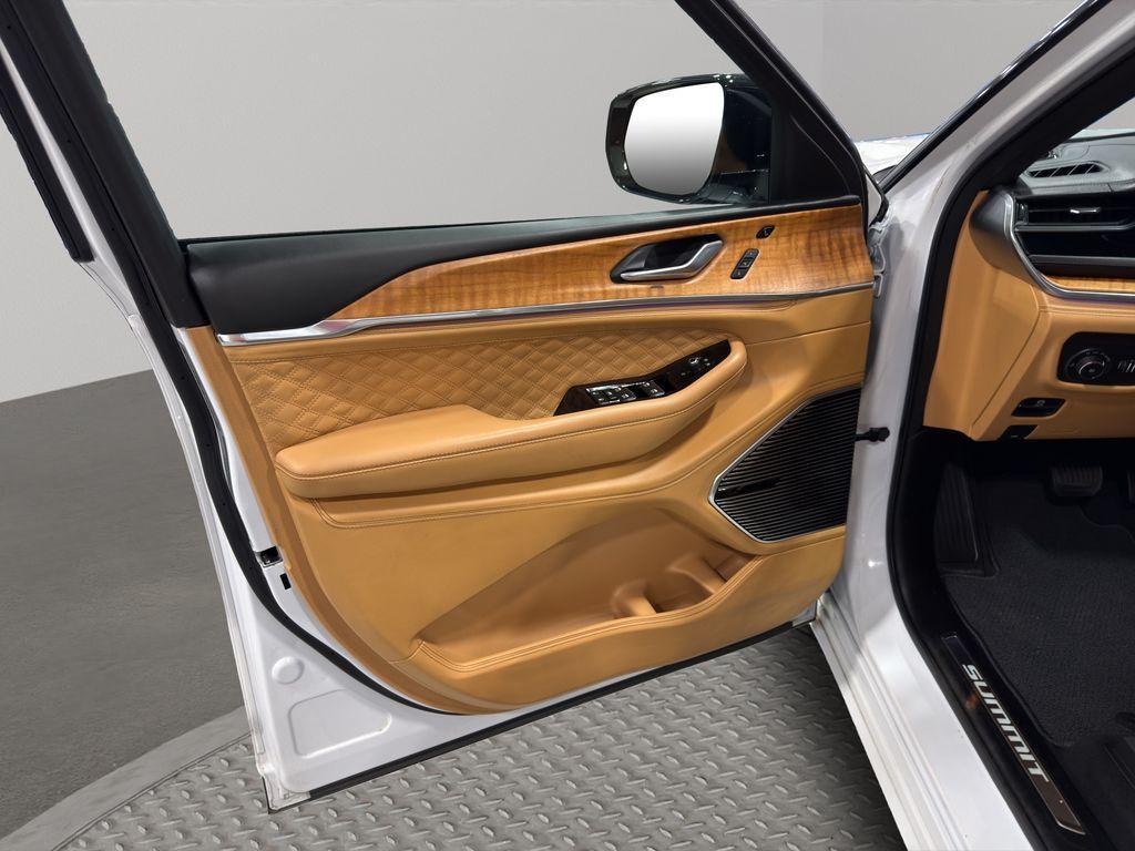 used 2024 Jeep Grand Cherokee car, priced at $49,969