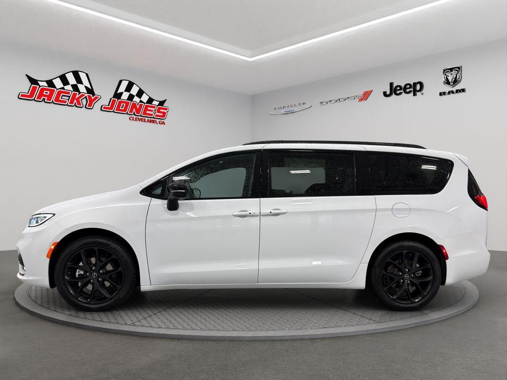 new 2026 Chrysler Pacifica car, priced at $42,989