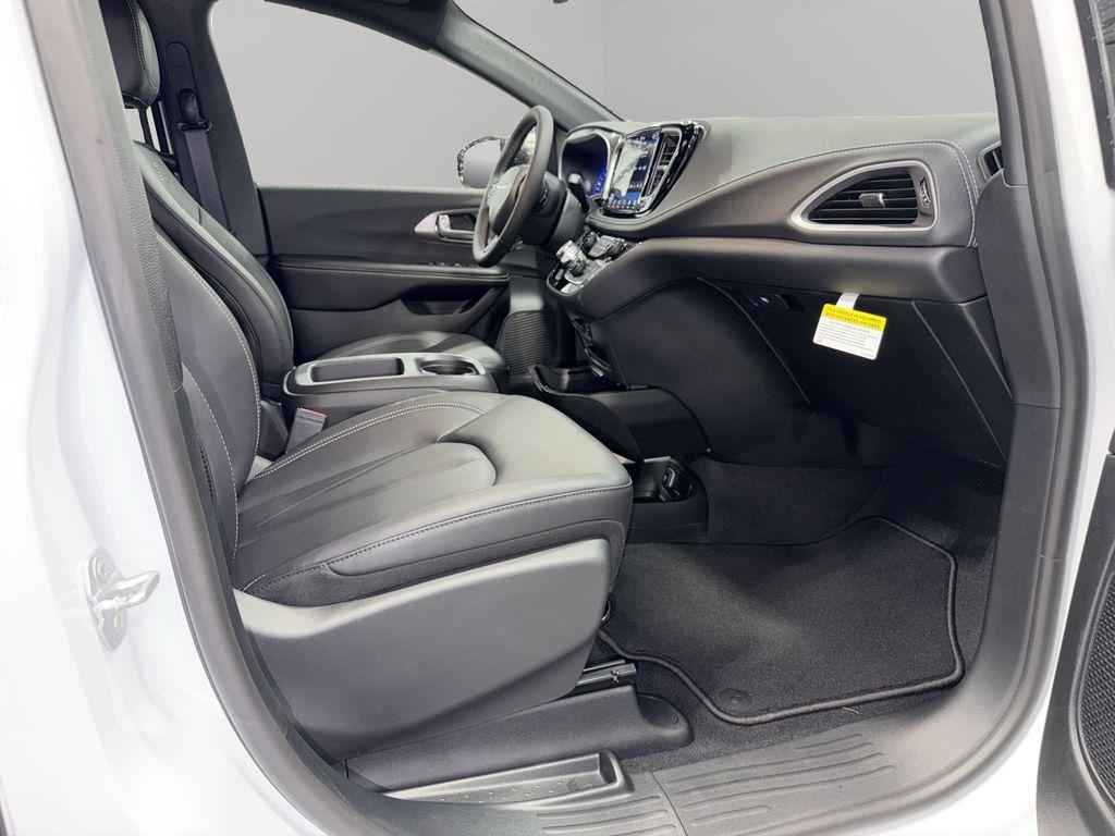 new 2026 Chrysler Pacifica car, priced at $42,989