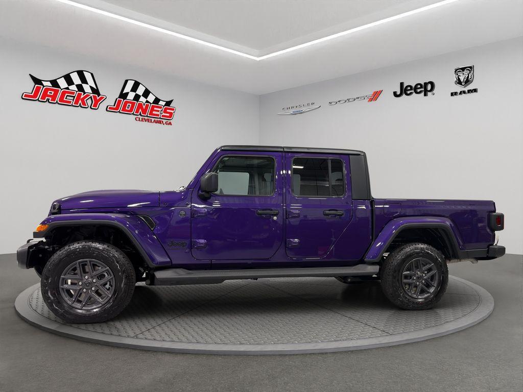 new 2026 Jeep Gladiator car, priced at $48,601