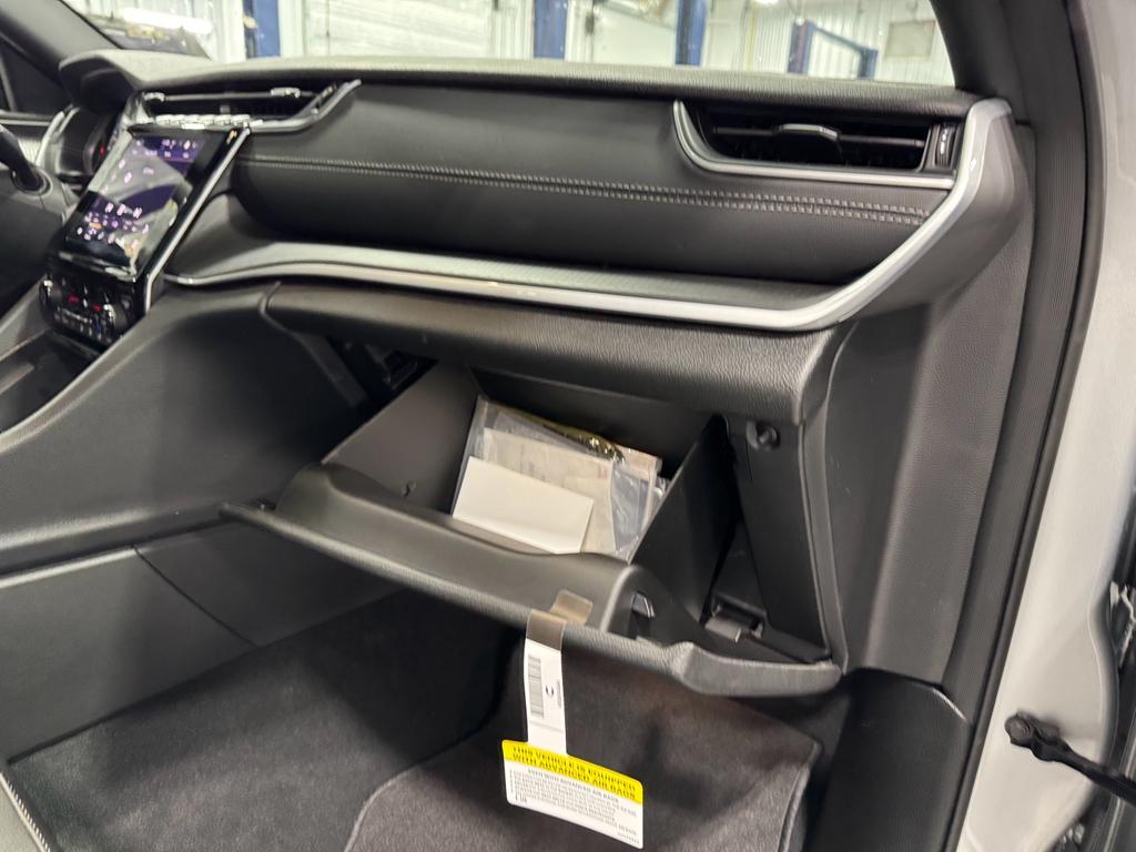 new 2025 Jeep Grand Cherokee L car, priced at $43,319