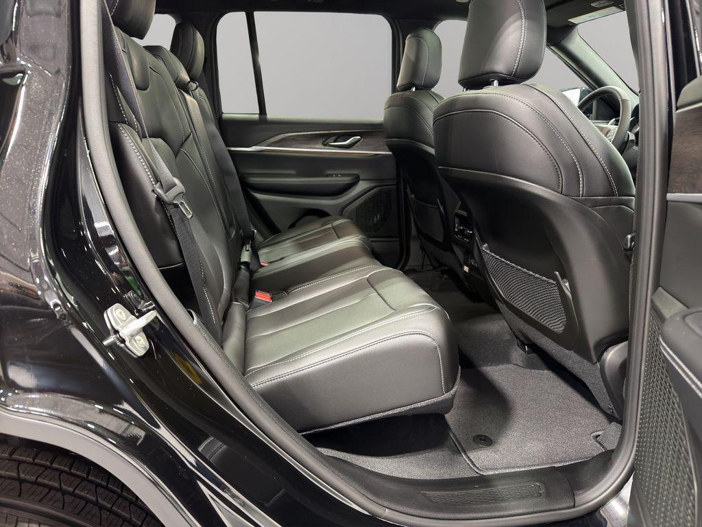 new 2025 Jeep Grand Cherokee car, priced at $47,759