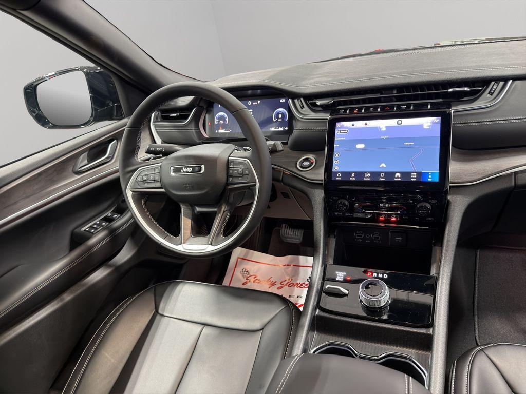 new 2025 Jeep Grand Cherokee car, priced at $47,759