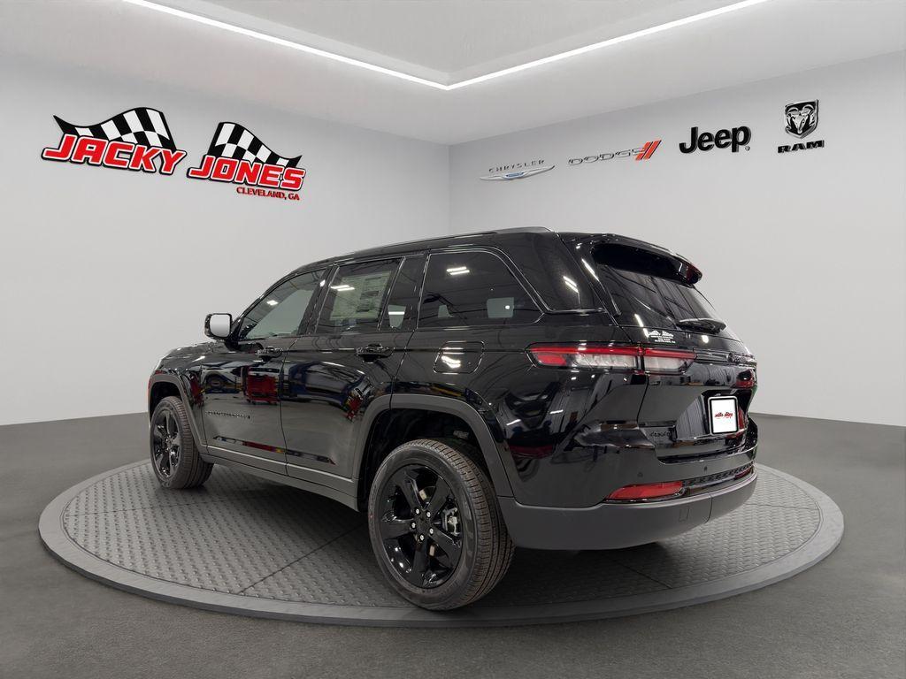 new 2025 Jeep Grand Cherokee car, priced at $47,759