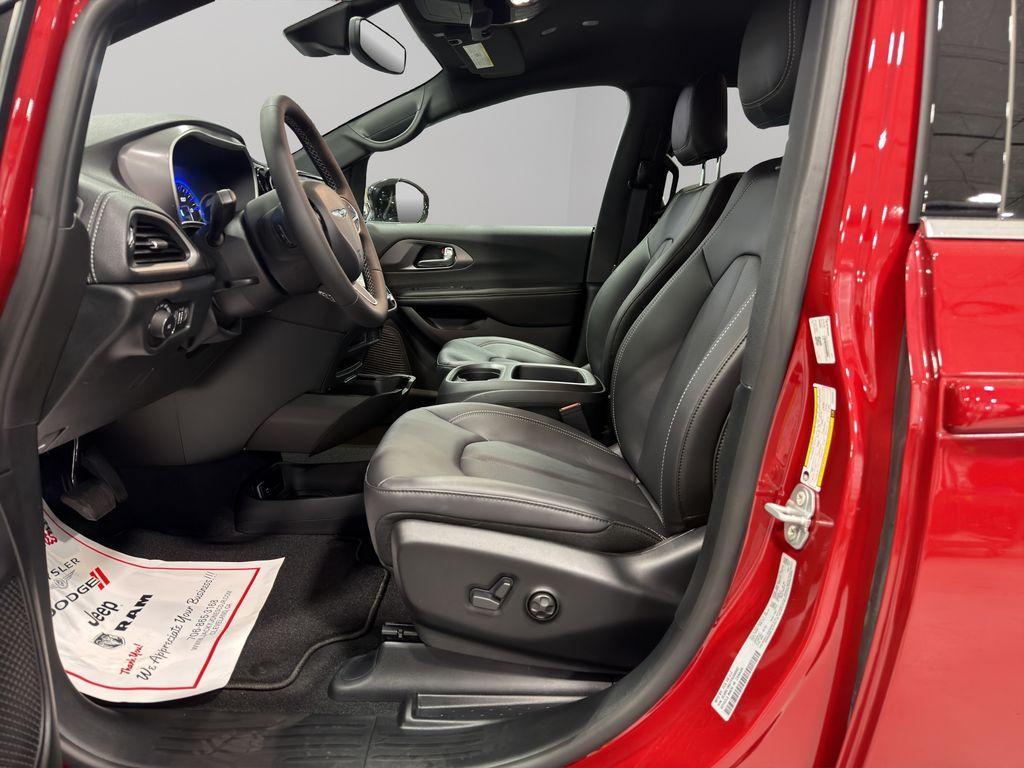 new 2026 Chrysler Pacifica car, priced at $42,968