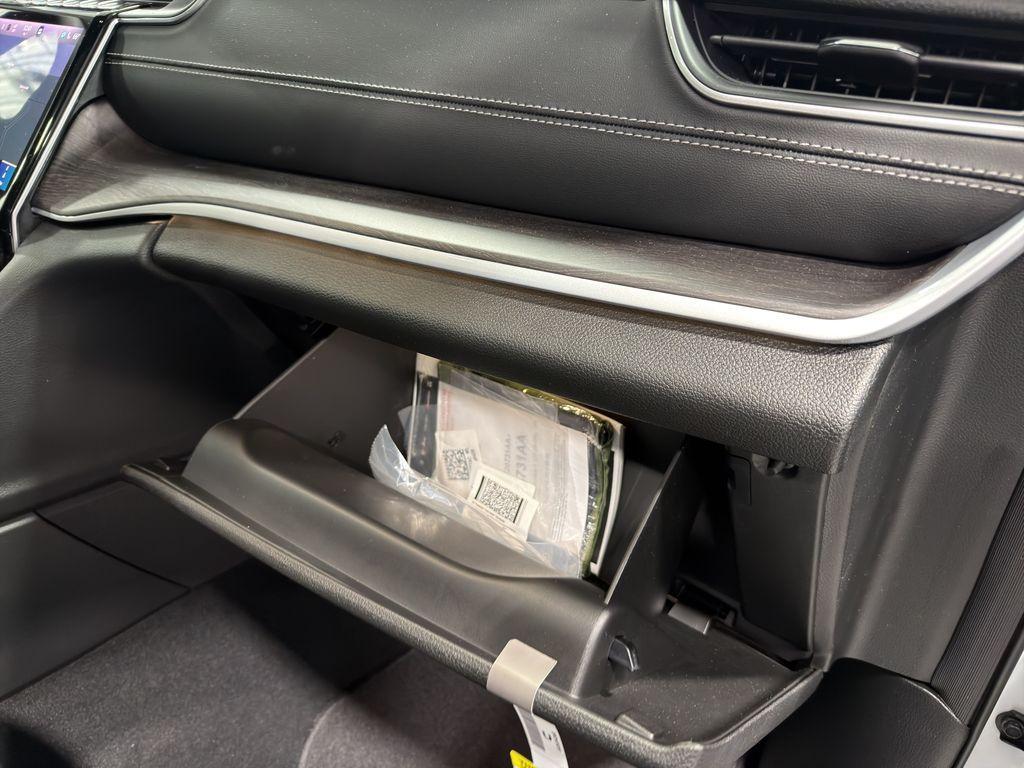 new 2025 Jeep Grand Cherokee car, priced at $49,609