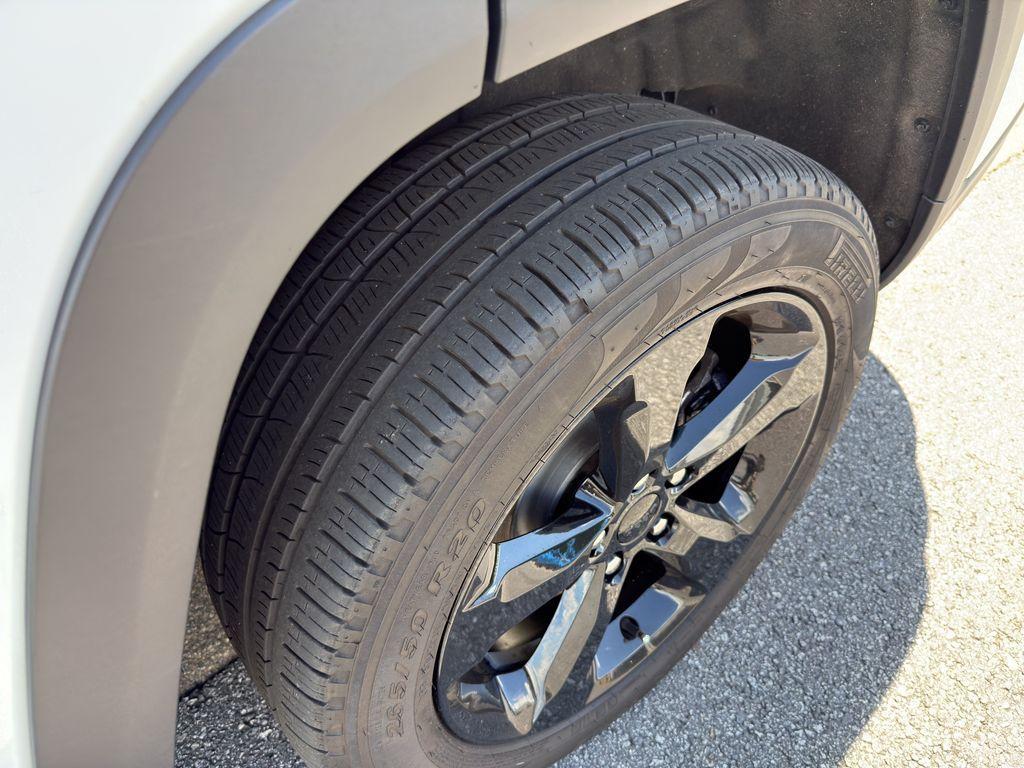 used 2023 Jeep Grand Cherokee L car, priced at $37,769