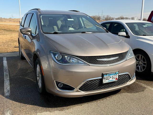 used 2017 Chrysler Pacifica car, priced at $12,999