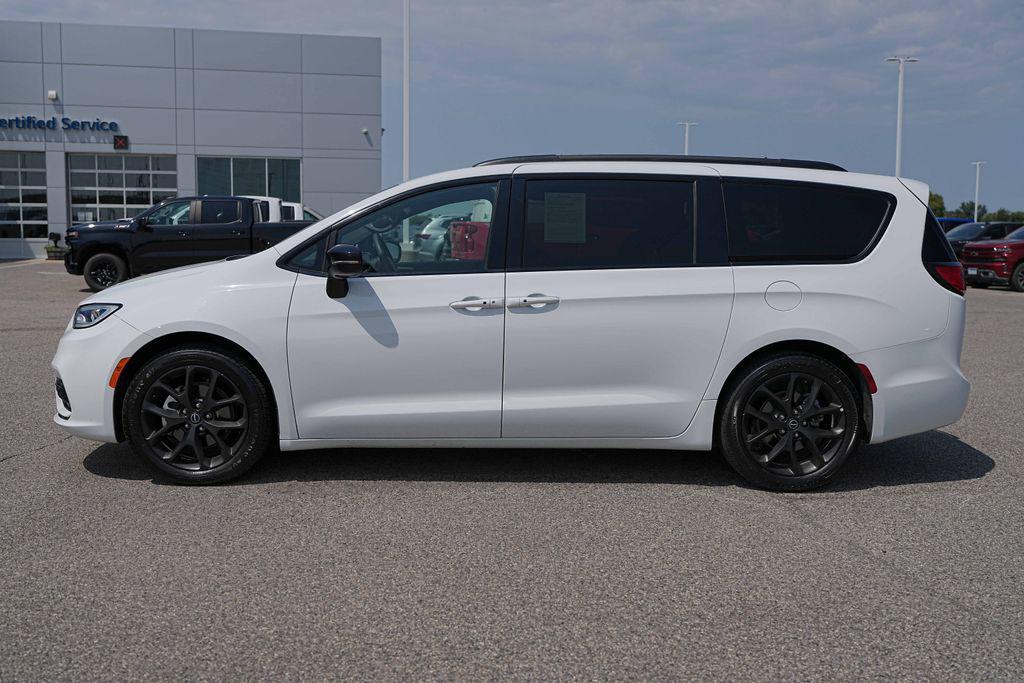 used 2025 Chrysler Pacifica car, priced at $32,350