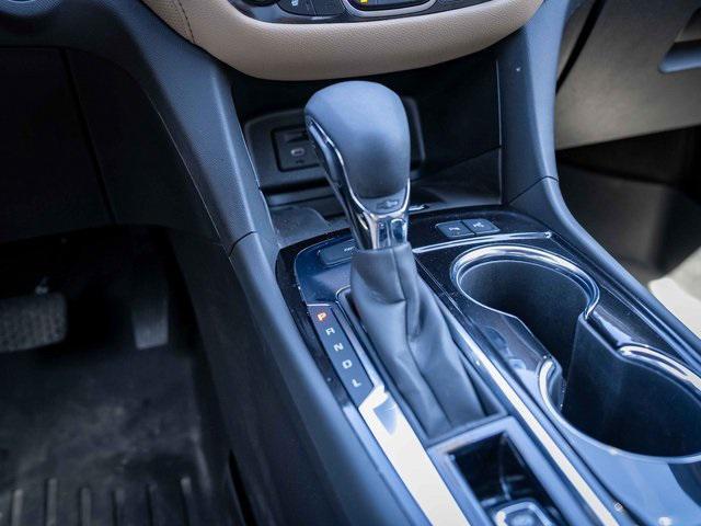 2023 Iridescent Pearl Tricoat Chevrolet Equinox